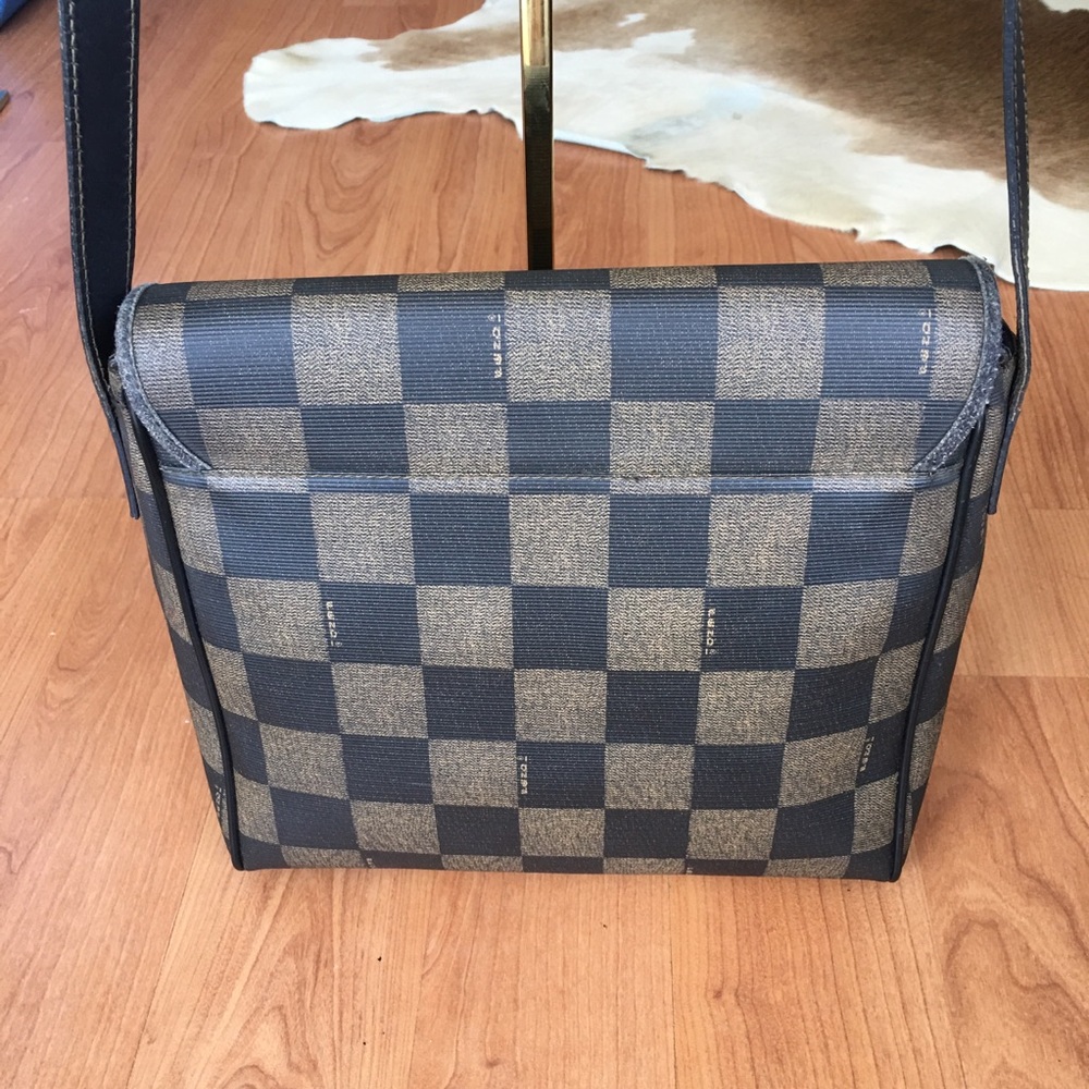 SOLD! Vintage Fendi checkerboard crossbody bag - Picture 9 of 14